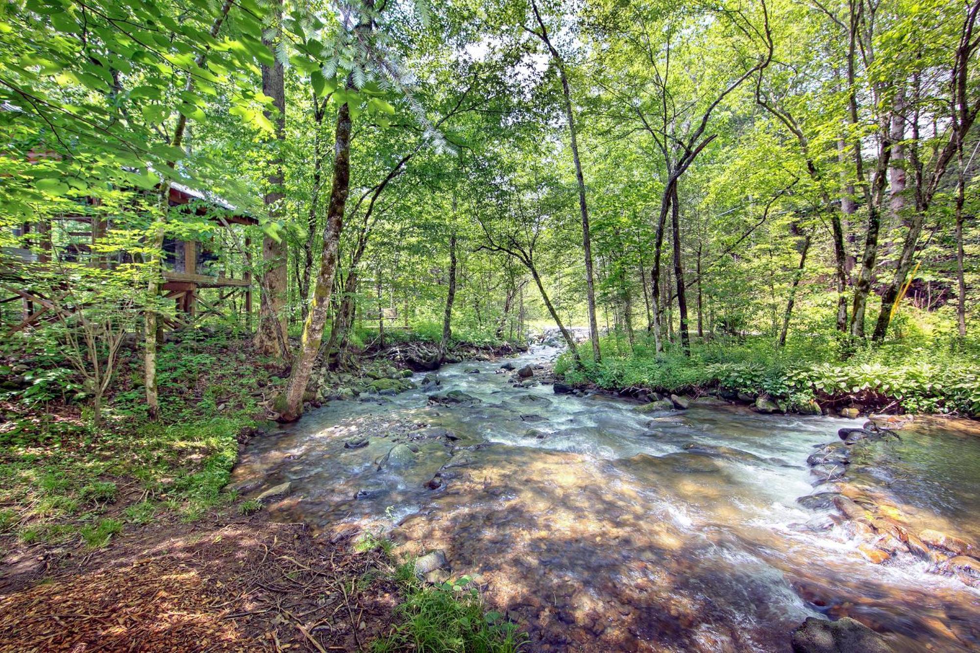 Creeksong Holiday Home Gatlinburg Extérieur photo